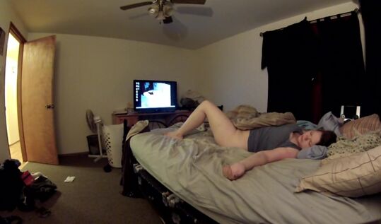 Трахнули пьяную подруга с другом у нее дома на скрытую камеру