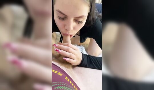 "Давай в другую позу как нибудь, а то я не кончу!" чувак заказал на всю ночь трех 18 летних проституток и драл каждую во все дыры по очереди до утра