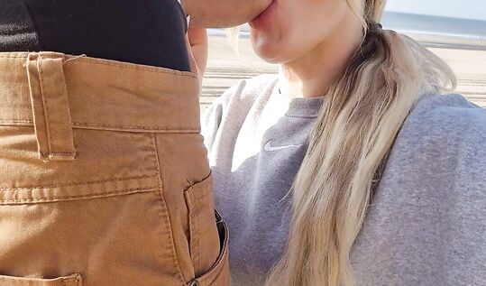 Жопастая блондинка Litclit69: пляжный отсос и скачки на члене до кончи на огромный зад