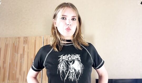 Альтушка Kitty Alina платит за Винду мокрой киской и creampie
